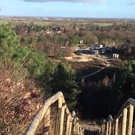 Duinberk En Brasserie מלון