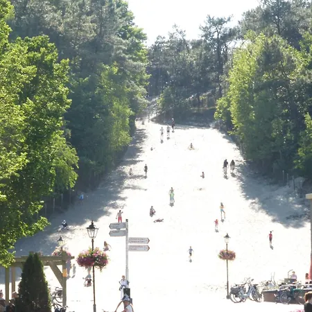 מלון Duinberk En Brasserie 3*